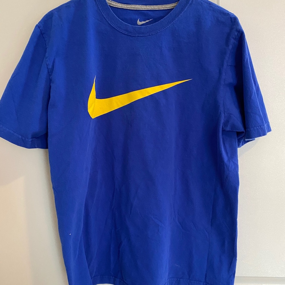 Men’s Nike tshirt